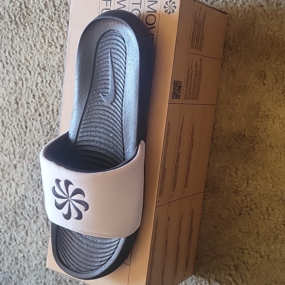 Nike Voctori Slide
